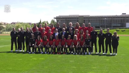 Foto Oficial de la Selección Española Femenina Antes de Viajar a Francia