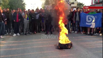 Opozita proteston ne 12 qarqe