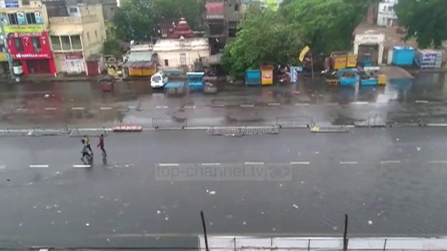 Një ciklon i fuqishëm ka goditur bregun lindor të Indisë - Top Channel Albania - News - Lajme