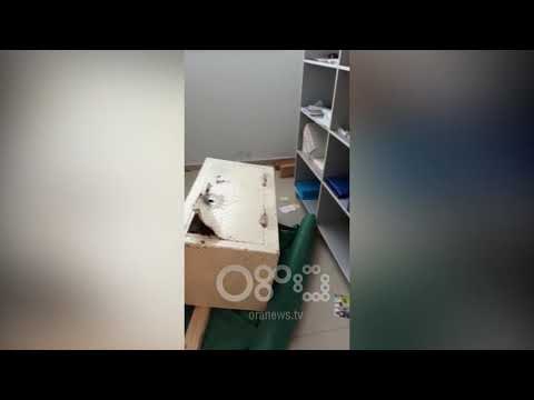 RTV Ora - Skifterat zbarkojnë në Patos, vjedhin mijëra euro dhe dy makina super luksoze