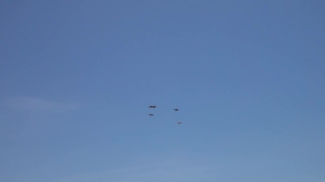 Ensayo del desfile aéreo para el Dia de las Fuerzas Armadas