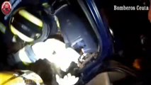 Complicado rescate de 7 inmigrantes  tras el accidente de un coche patera en Ceuta