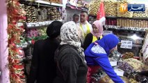 سعيدة: محل الشاب أحمد لصنع الحلويات التقليدية قبلة للمواطنين لإقتناء حلويات العيد