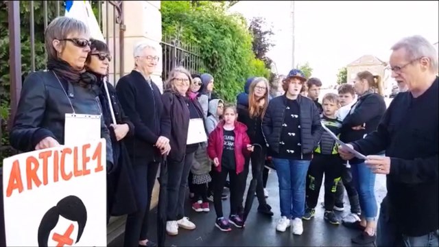 Villers-la-Montagne : rassemblement FSU SNUiPp devant la permanence du député Xavier Paluszkiewicz