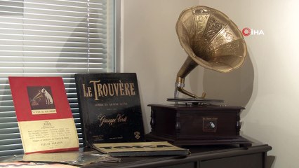 Necip Fazıl’ın önemli eserlerinin ve eşyalarının yer aldığı sergi ziyarete açıldı