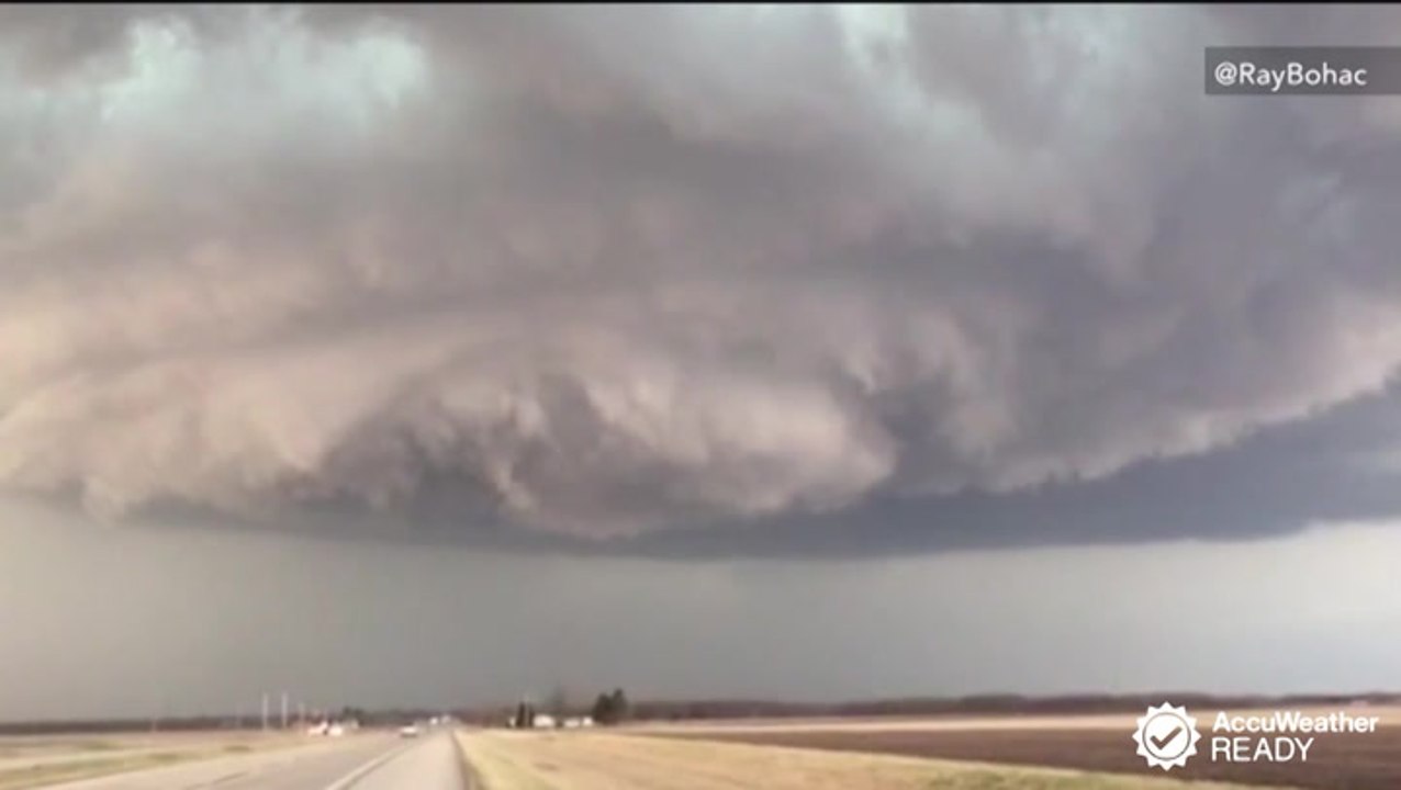 What's the difference between a tornado watch and a tornado warning?
