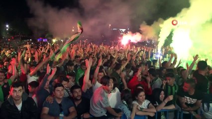 On binler statta, binler Sakarya meydanında takımlarına destek oluyor!