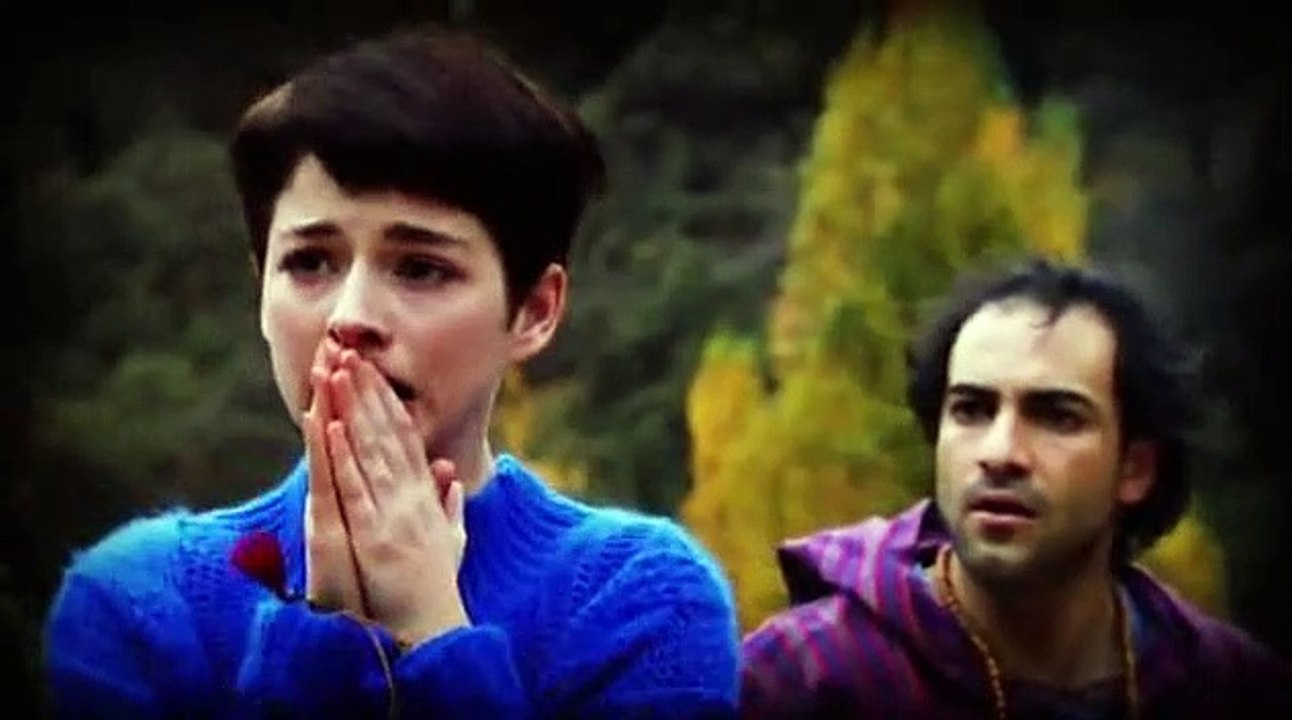 01 - Clara llega a Río Oscuro_clip0