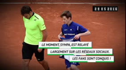 Il y a 3 ans - Et Wawrinka joua contre un ramasseur de balles !