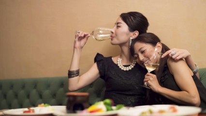 What Your Preference for Red or White Wine Says About Your Personality, According to a New Poll