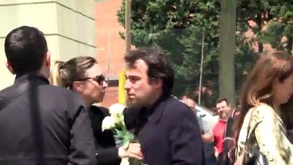 La cantante Gisela da el último adiós a su padre