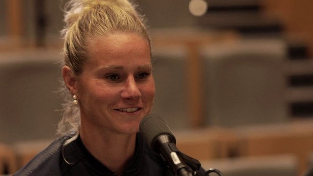 ‏Amandine Henry, capitaine des Bleues : Tout a changé cette saison [...] au niveau médiatique, on est dans la cour des grands