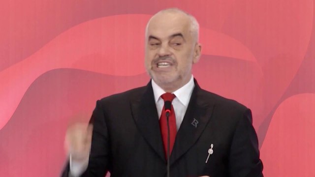 RAMA PËRKUJTON DËSHMORËT TË SAKRIFIKOJMË PER TE MIREN E VENDIT