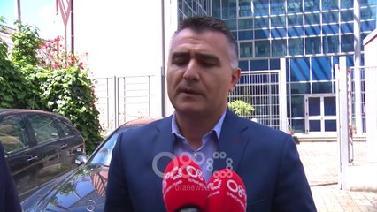 下载视频: RTV Ora - Lihen në arrest shtëpie dy ish-deputetët, Ndoka: S'kam lidhje me tjetërsimin e pronave