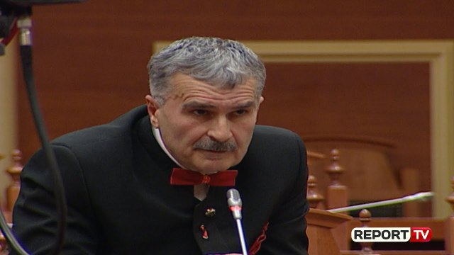 Report TV - Betohen Gjuzi i Konservatorëve dhe dy 'dezertorë' të tjerë! 115 deputetë në Kuvend