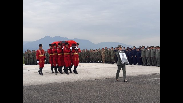 RTV Ora - Mbërrin në Shqipëri arkivoli me trupin e nëntetares, Zarife Hasanaj Dëshmore e Atdheut