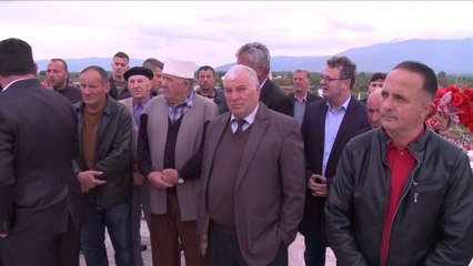 Në 20 vjetorin e rënies përkujtohen Dëshmorët e fshatit Shaptej të Deçanit-Lajme