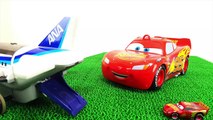 Disney Pixar Cars TOMICA CARGO JUMBO Carrying Step into the Spo Spo Movie Toy Story for Kids