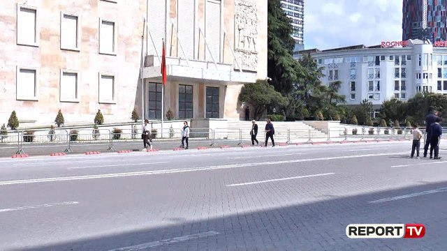Report TV - Policia i jep leje PD-së vetëm dy orë për të protestuar