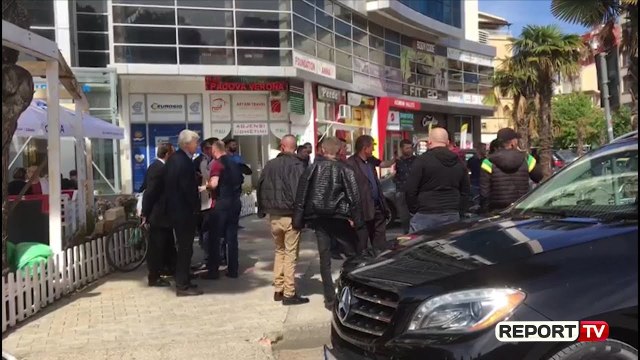 Report TV - Protestuesit nga rrethet nisen drejt Tiranës