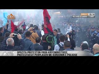 Protestuesit perplasen me kordonin e policise, kryeministria ne flake