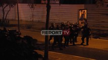 Protesta e dhunshme/ Forcat Speciale arrestojnë në flagrancë Sait Dollapin tek Parlamenti