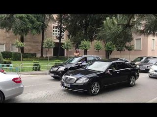 Krushku shkon të marrë nusen, por mendjen e ka tek protesta e PD: Rama ik