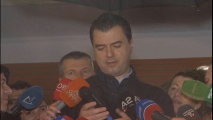 Basha mbyll protestën pas 3 orëve, refuzon thirrjet e ndërkombëtarëve
