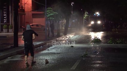 Ambasada e SHBA: Basha e Kryemadhi te denojne dhunen