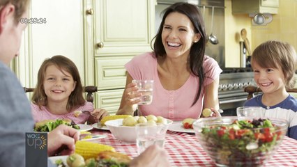 Studimi, ҫiftet që i konsumojnë vaktet bashkë janë më të lumtur!