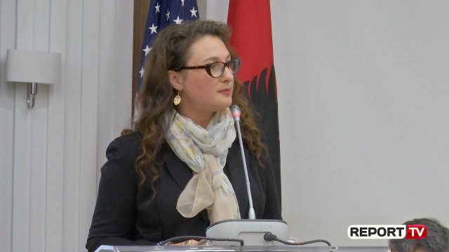 Lufta kundër ekstremizmit të dhunshëm, Leyla Moses-Ones: Puna e mirë me shokë shumë