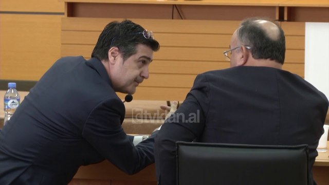 Prokuroria kerkon burg per ish-gjyqtarin