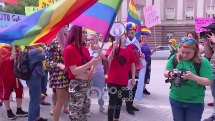 RTV Ora - LGBTI bën Paradën e Krenarisë në Tiranë
