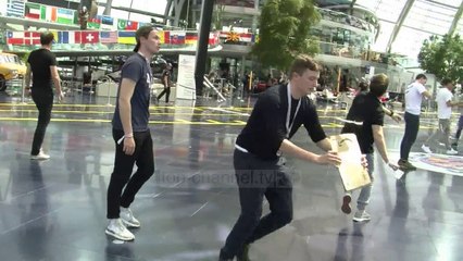 Aeroplanët prej letre, Kampionat Botëror në Austri  - Top Channel Albania - News - Lajme