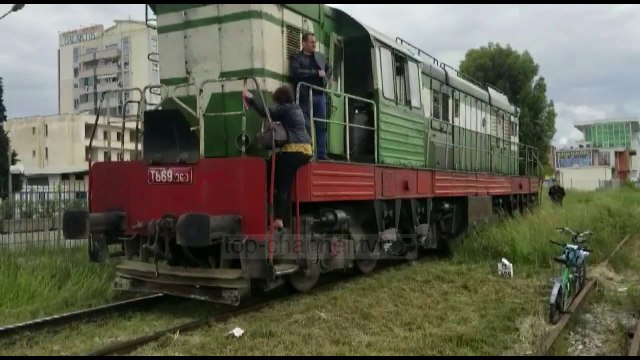 Pa koment - Durrës/ 20-vjeçari përplaset nga treni - Top Channel Albania - News - Lajme
