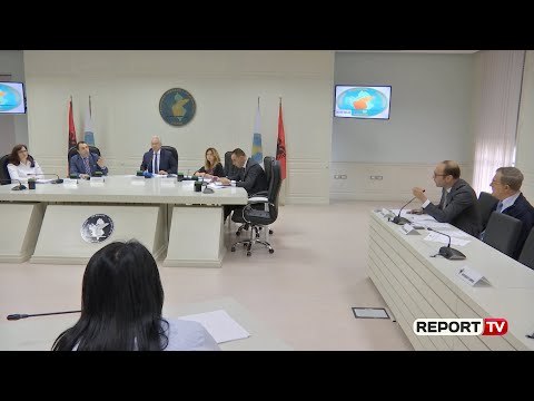Regjistrohen kandidatët e Bindjes Demokratike! Përfaqësuesit e PD debate me anëtarët e KQZ