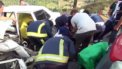 Hurdaya dönen araçta can pazarı: 3 yaralı