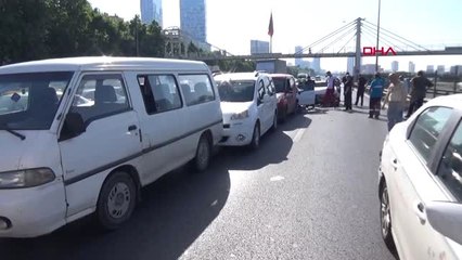 İSTANBUL- KARTAL D-100 KARAYOLU'NDA ZİNCİRLEME KAZA