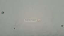 Report TV - Qëllohet me armë zjarri në drejtim të një banese në Selenicë