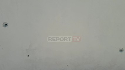 Report TV - Qëllohet me armë zjarri në drejtim të një banese në Selenicë