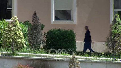 Presidenti Thaçi i shkon në zyrë Kryeministrit Rama - Pamjet qe filmoi RTV Ora