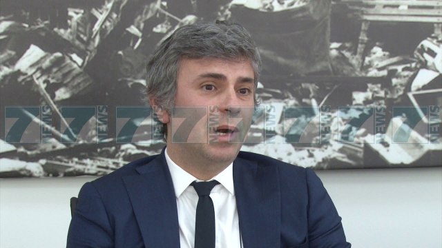 STUDENTET RINISIN PROTESTEN TE MERKUREN- News, Lajme - Kanali 7