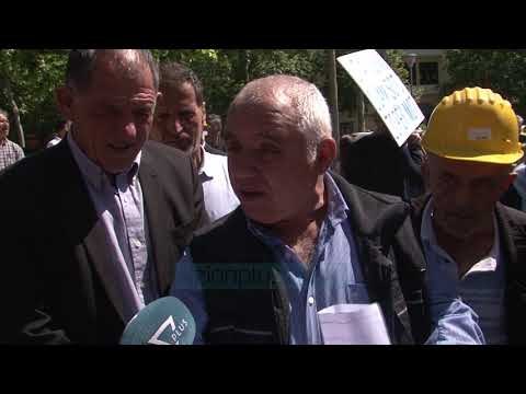 Minatorët kundër pr/ligjit të qeverisë, protestë para parlamentit - News, Lajme - Vizion Plus