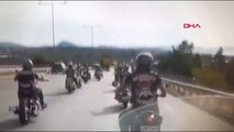 İzmir Motosiklet tutkunları cenaze yolunda büyük tehlike atlattı