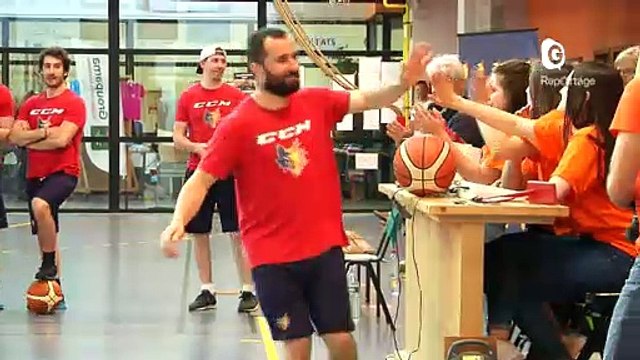 Reportage - Les brûleurs de loups s'essayent au basket