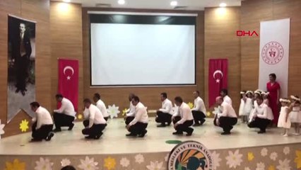 ZONGULDAK Kız öğrencilerinin babalarıyla dansı binlerce beğeni aldı