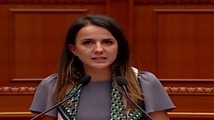 RUDINA HAJDARI  QEVERIA ARROGANTE ME TË HUAJT