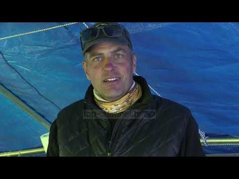 “Trafik” në Everest, qindra alpinistë presin radhën për t’u ngjitur në majë