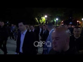 RTV Ora – Opozita sot protestë deri në mesnatë, policia e FNSH ruan institucionet