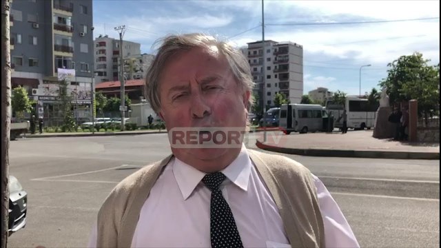 Report TV - Lezhë, militanti i PD: Sot janë centimetrat e fundit të bishës, OSBE nuk është zoti